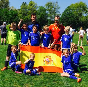 Zufriedene SCO-Spanier nach dem letzten Spiel der Mini-EM